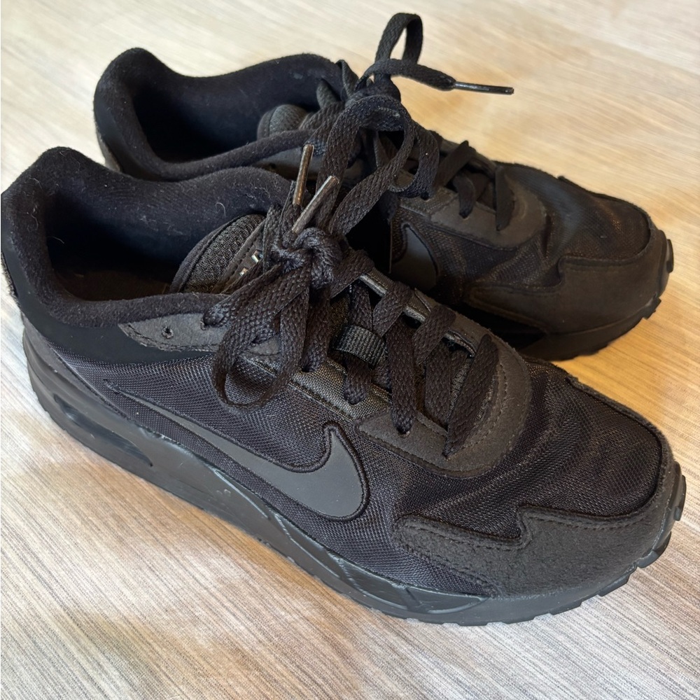 Nike AirMax Black Sneakers